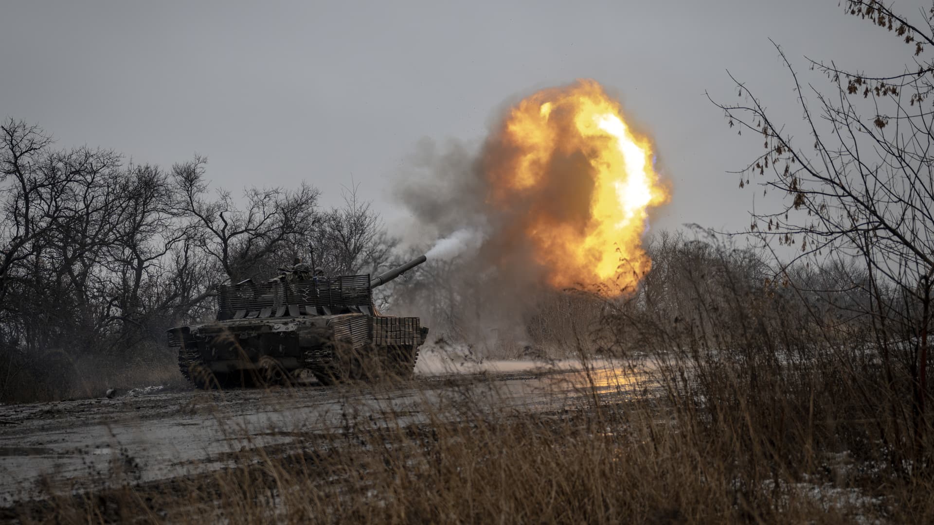 Ukrainian soldiers fire targets as Russia and Ukraine war continues in the direction of Avdiivka of Donetsk Oblast, Ukraine on December 01, 2023. 