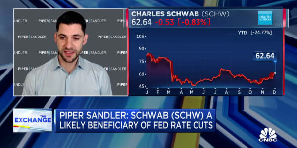 Schwab is uniquely positioned ahead of potential rate cuts, says Piper Sandler's Patrick Moley