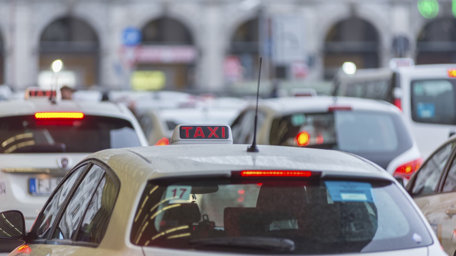 Cabbing in Italy can be a gnarly affair. Here’s how to navigate it