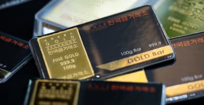 Gold drifts higher as Middle East tension attracts safe-haven inflows 