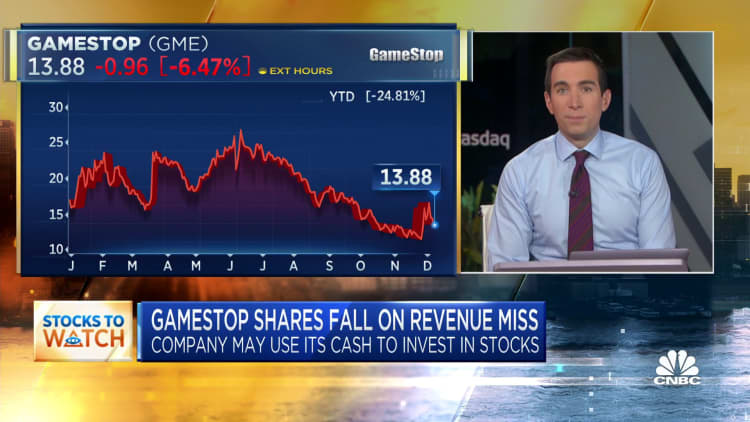 GameStop shares fall on revenue miss, company may use its cash to invest in stocks