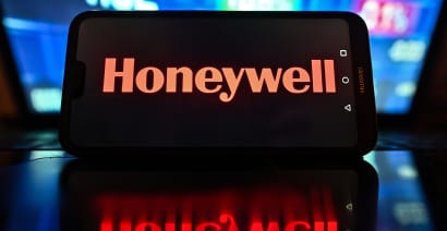 Honeywell's decline on light sales, conservative guidance is a buy. Here's why