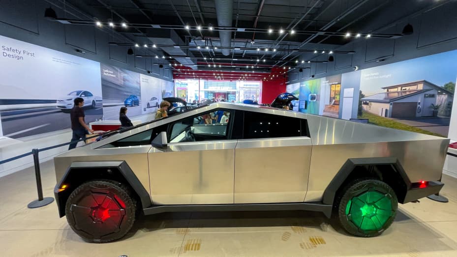 Tesla's new Cybertruck is shown on display at a Tesla store in San Diego, California, U.S., December 9, 2023. REUTERS/Mike Blake