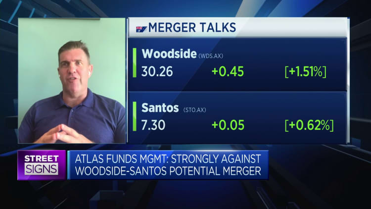 Woodside investor explains why he is against a potential Santos merger