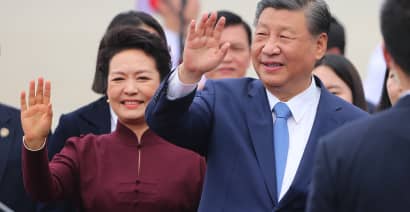 China's Xi arrives in Vietnam, looking to strengthen ties