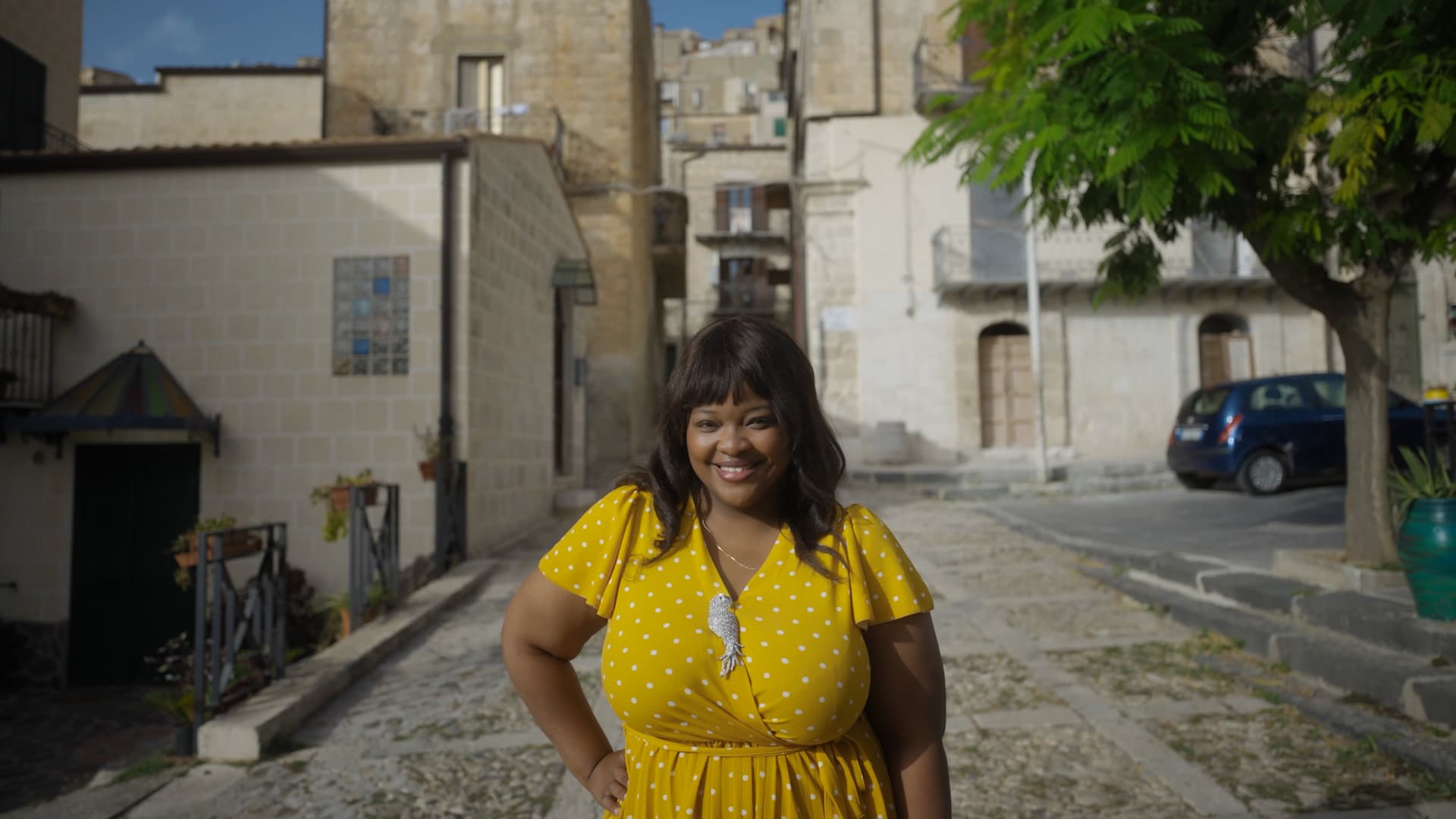 This 41-year-old works for herself and bought a house in Sicily for $62,000 — now she splits her time between Italy and the U.S.