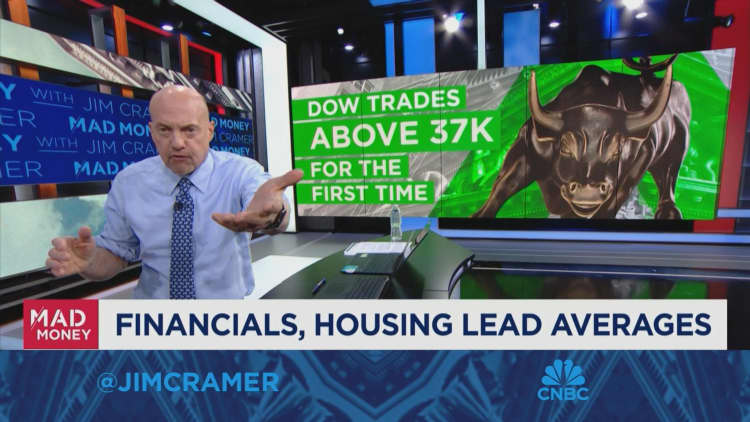 The recession is not coming, says Jim Cramer