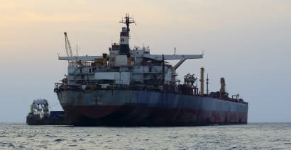 Oil prices rise as shippers suspend Red Sea route amid intensifying Houthi attacks