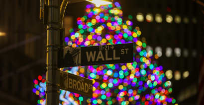 Another good week — but a ho-hum Santa rally start. Can stocks finish strong?