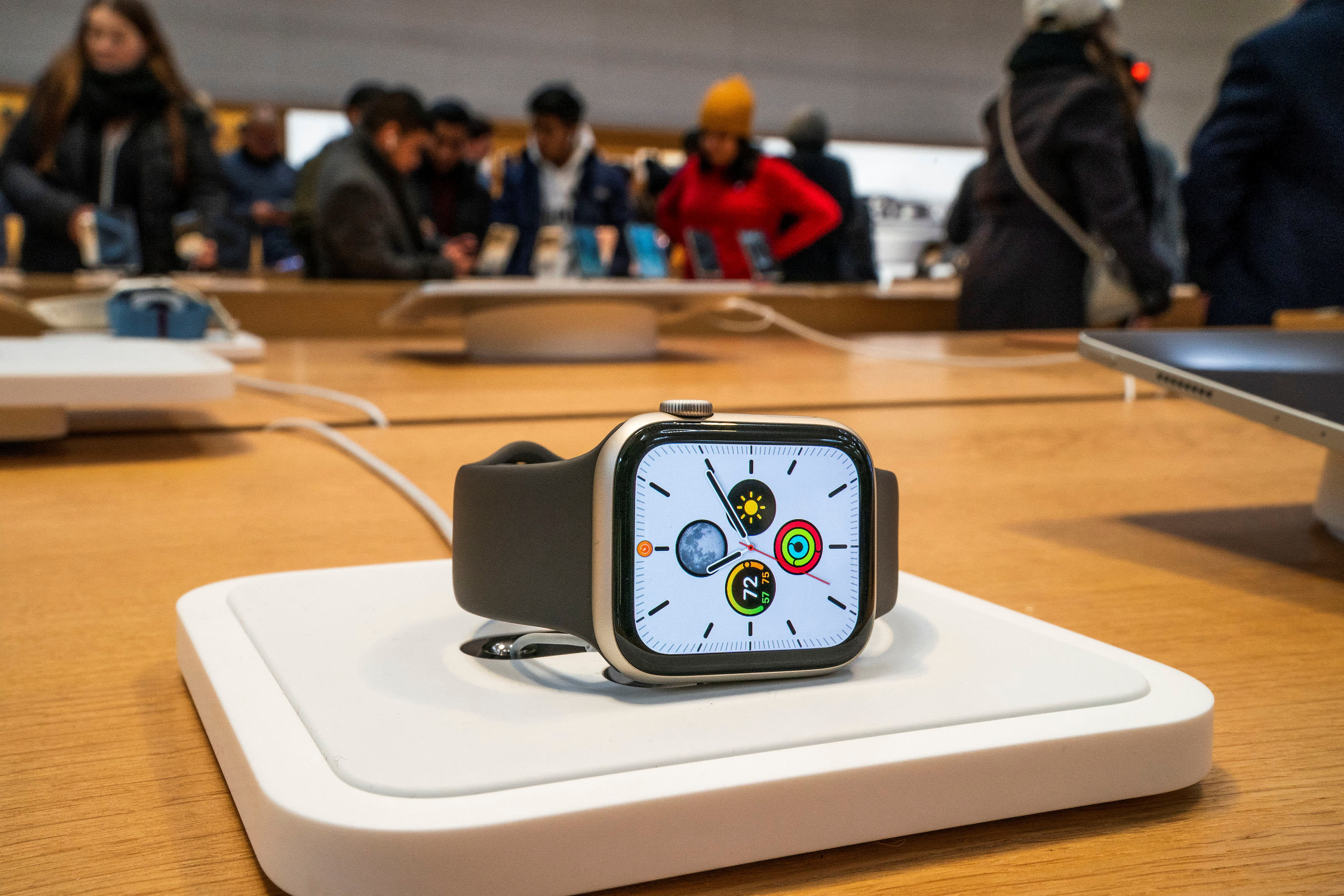 Apple Watch import ban temporarily stopped by U.S. appeals court