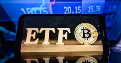 Cryptocurrency investors eagerly awaiting SEC ruling on bitcoin ETFs