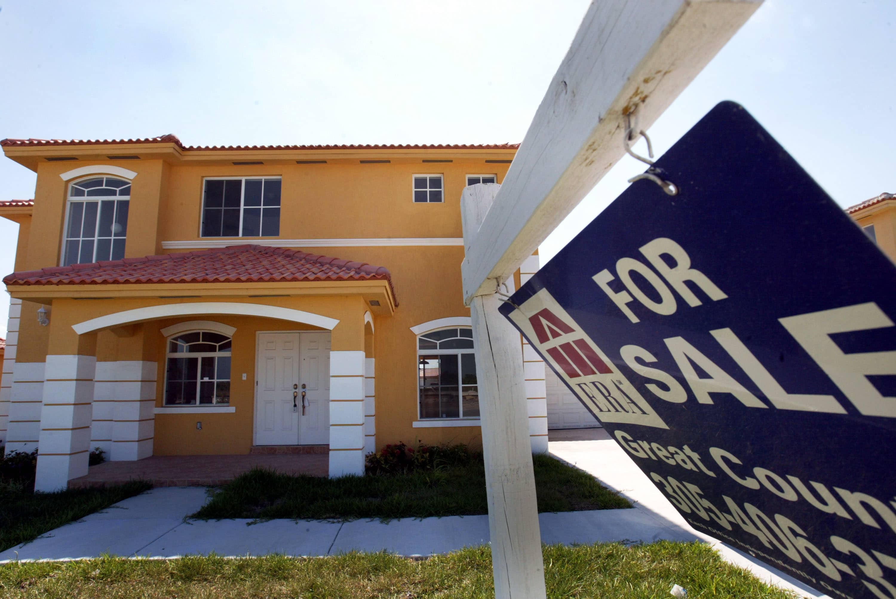 Low mortgage rates pull buyers back into the housing market