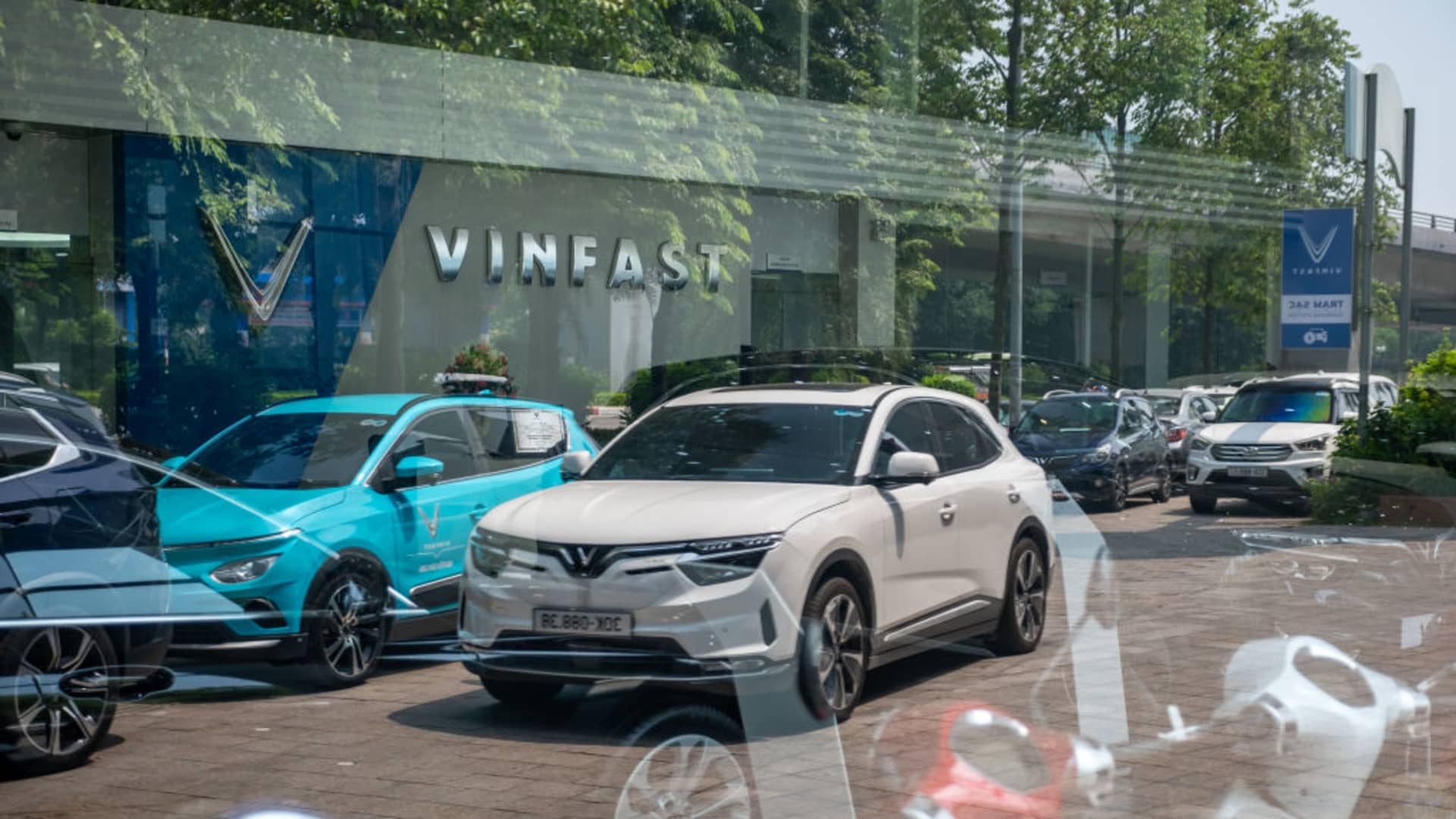 Vietnam electric car maker VinFast appoints its founder as CEO and replaces CFO