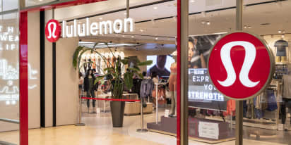 Lululemon shares plunge 16% on weak guidance, slowing North America growth