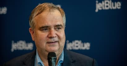 JetBlue CEO Robin Hayes to step down in February, COO to take helm