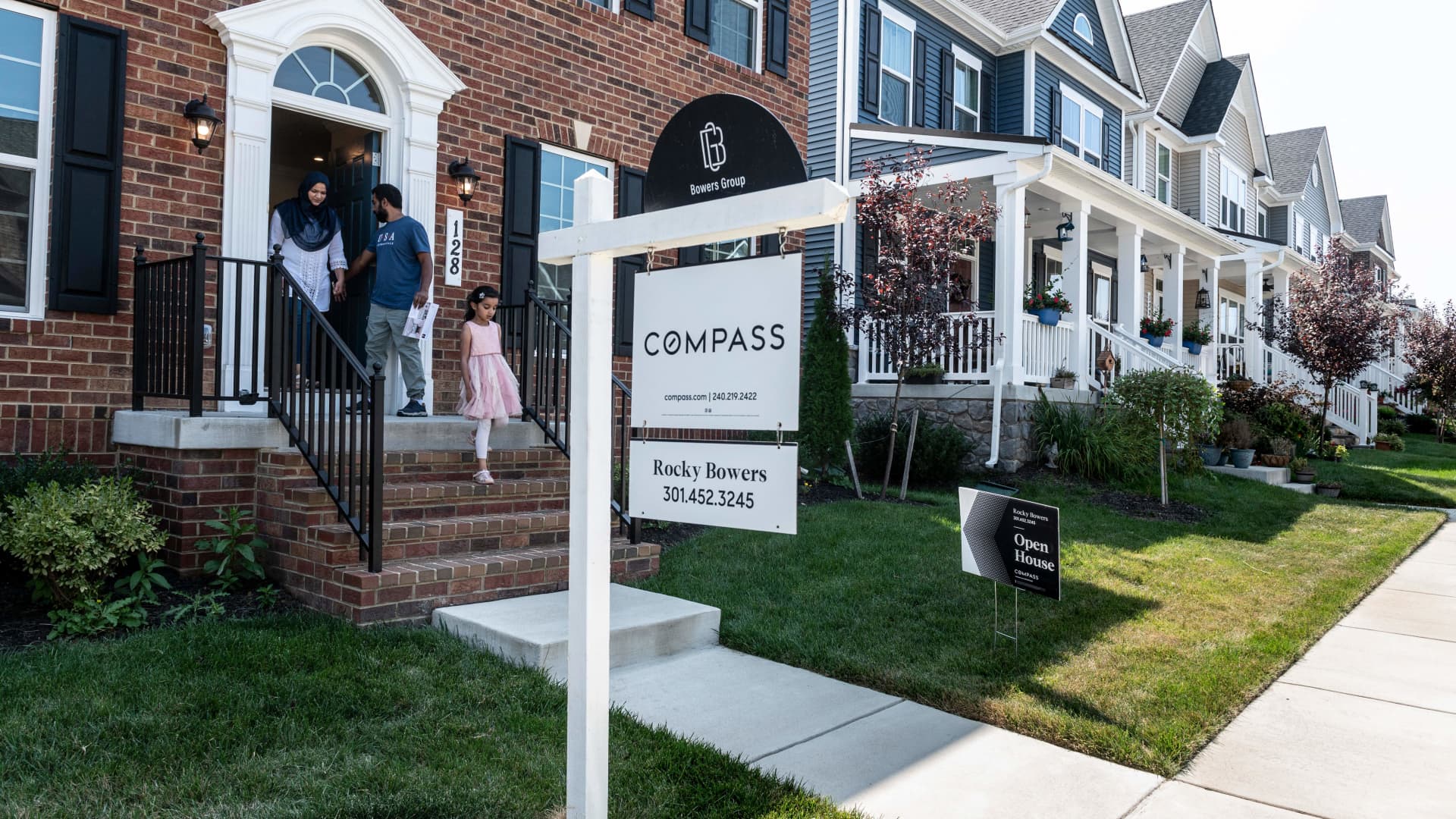 Here's what upgrading to a nicer home could cost you, and why it's locking up the market