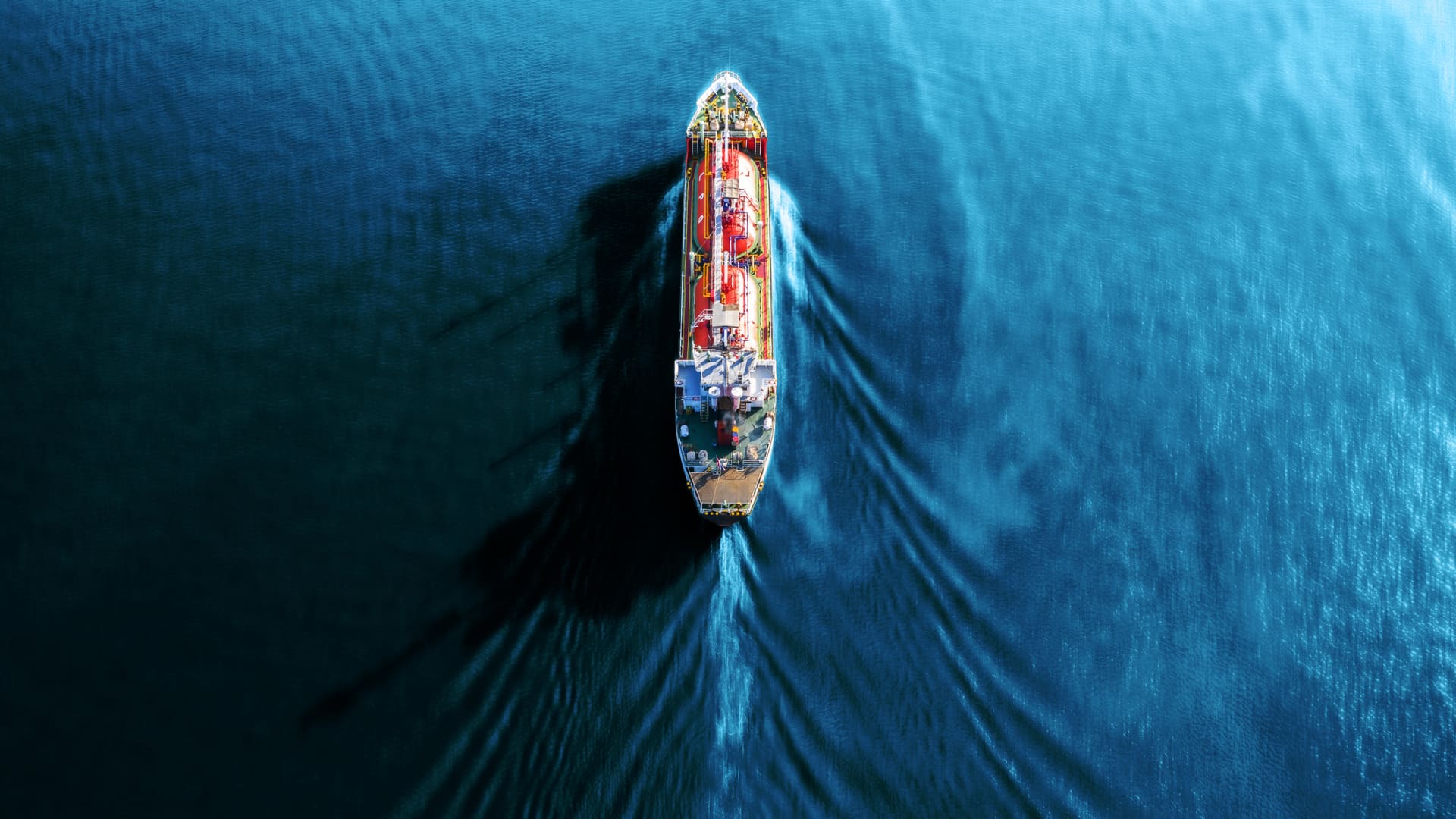La nave sequestrata nel Golfo di Oman cambia rotta verso le acque iraniane