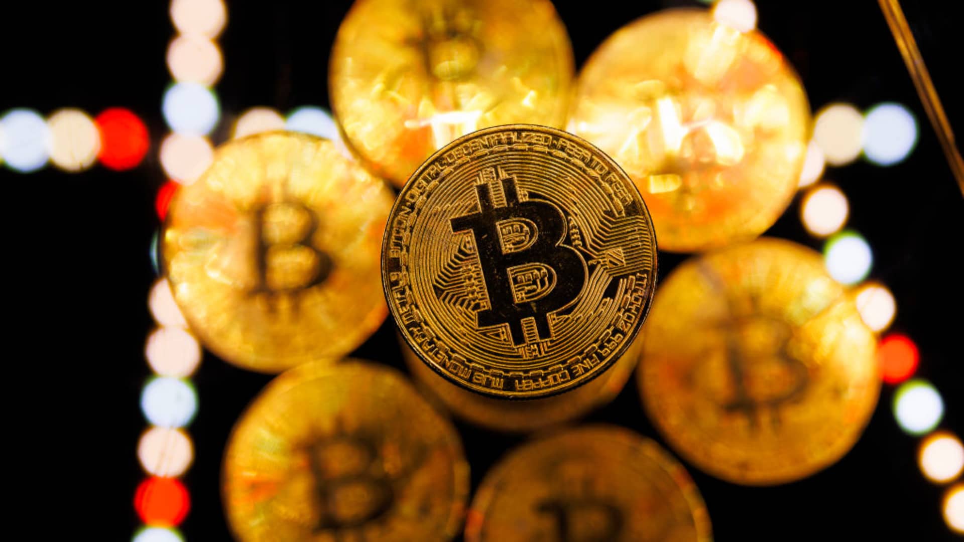 Bitcoin rises over ,000, its maximum degree in nearly a month