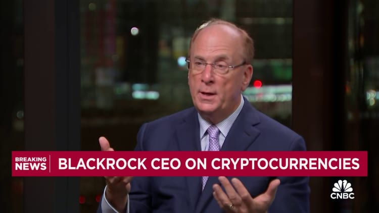 „BlackRock“ generalinis direktorius Larry'is Finkas: „Bitcoin ETF“ patvirtinimai yra „žingsniai“ į žetonų naudojimą