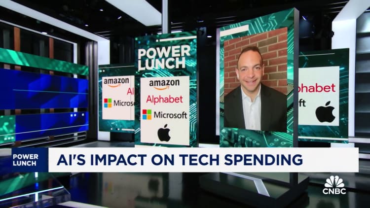 الکس کانتروویتز می‌گوید سرمایه‌گذاری در هوش مصنوعی می‌تواند منجر به کاهش مشاغل بیشتر در Big Tech شود