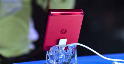 Lenovo bets its Motorola smartphone brand will be the third-biggest in 3 years
