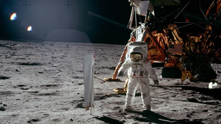 Here's why the U.S., China, India, Japan and others are rushing back to the moon