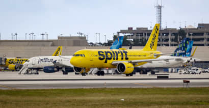 JetBlue casts doubt on its merger deal with Spirit Airlines