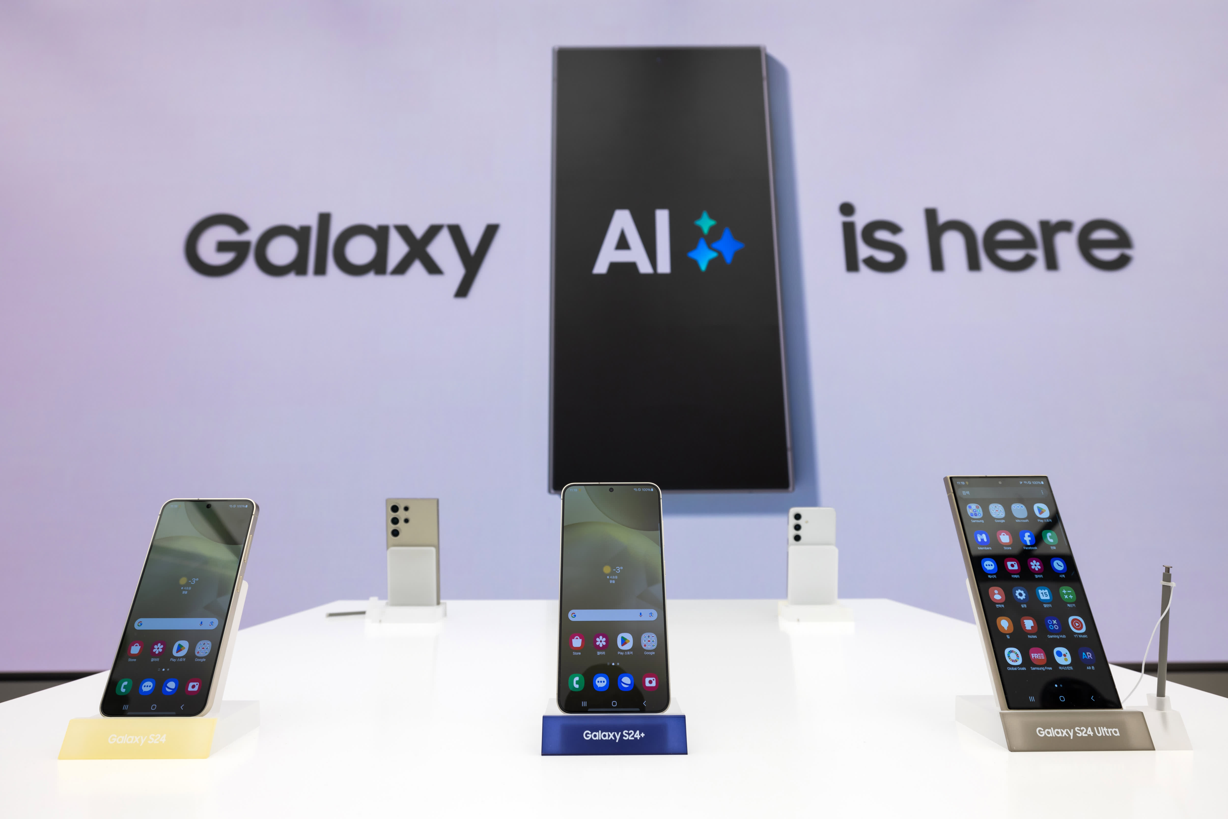 Чат-бот Ernie AI от Baidu станет основой новых смартфонов Samsung Galaxy S24
