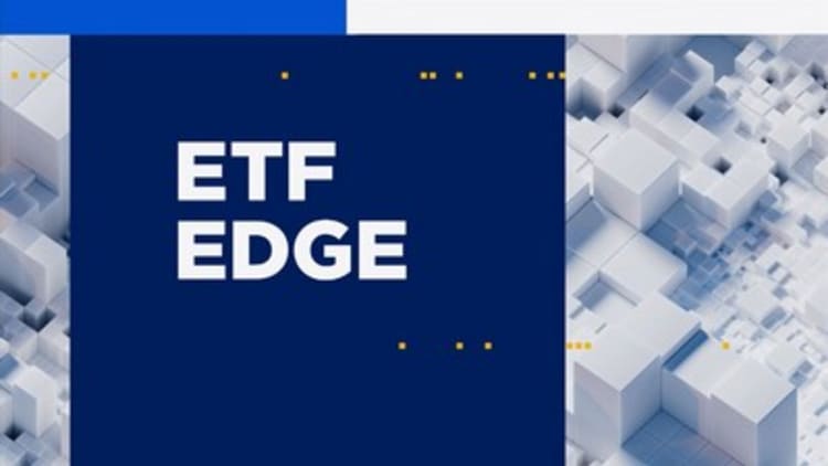 ETF Edge 论参差不齐的比特币、半成品 vs. Magnificent 7 以及利率风险？