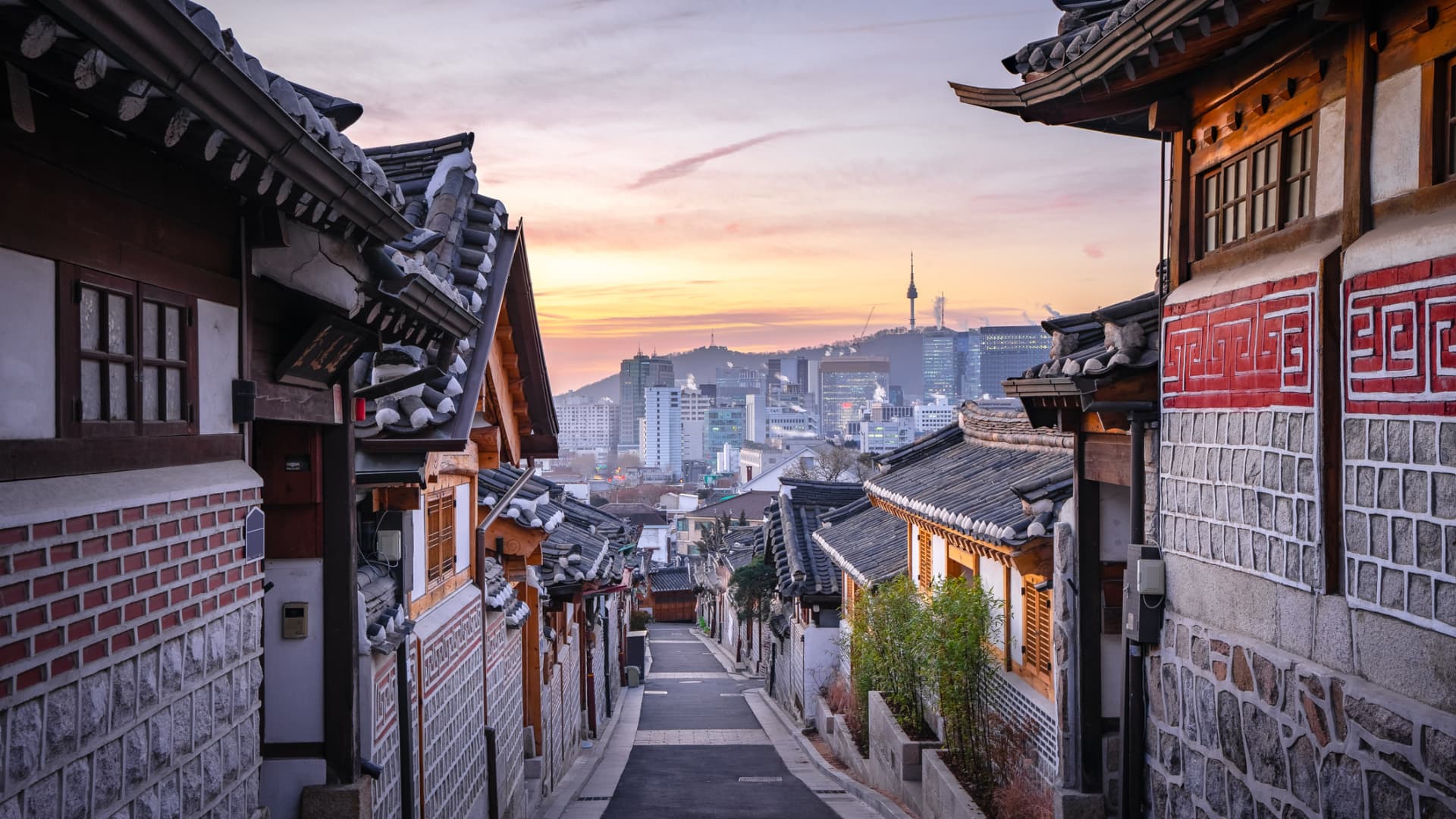 Seoul, South Korea is the No. 2 trending global destination this year.