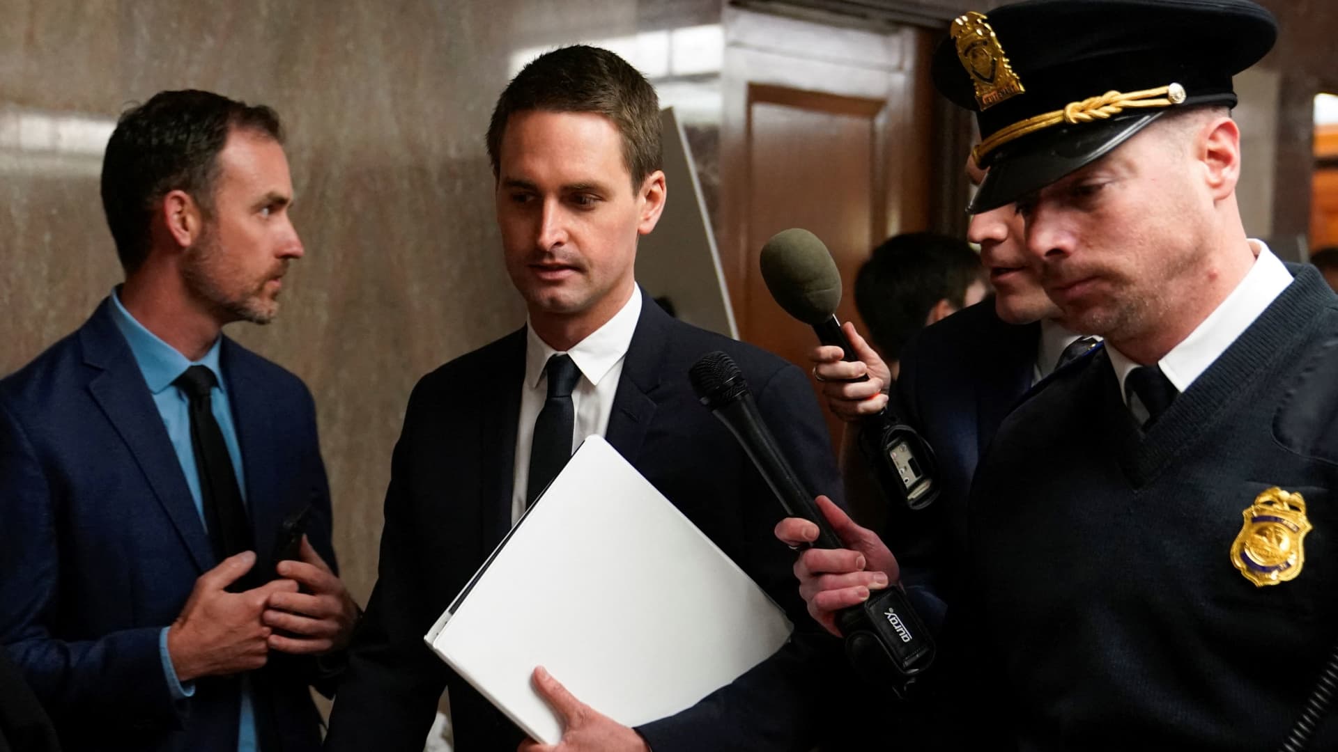 Snap to lay off 10% of global workforce, around 500 employees