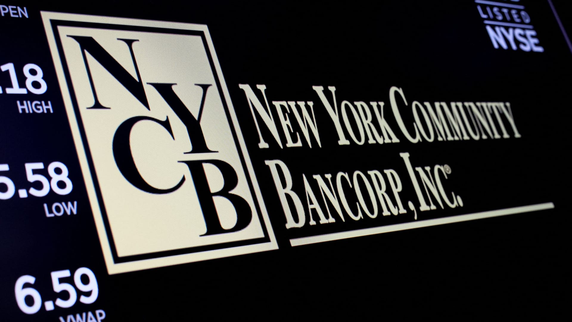 New York Community Bancorp stock falls more than 20% as slump extends