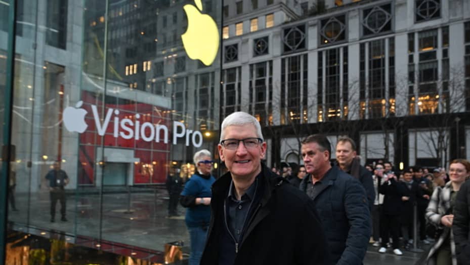 Apple CEO Tim Cook arrives for the release of the Vision Pro headset at the Apple Store in New York City on February 2, 2024. The Vision Pro, the tech giant's $3,499 headset, is its first major release since the Apple Watch nine years ago. (Photo by ANGELA WEISS / AFP) (Photo by ANGELA WEISS/AFP via Getty Images)