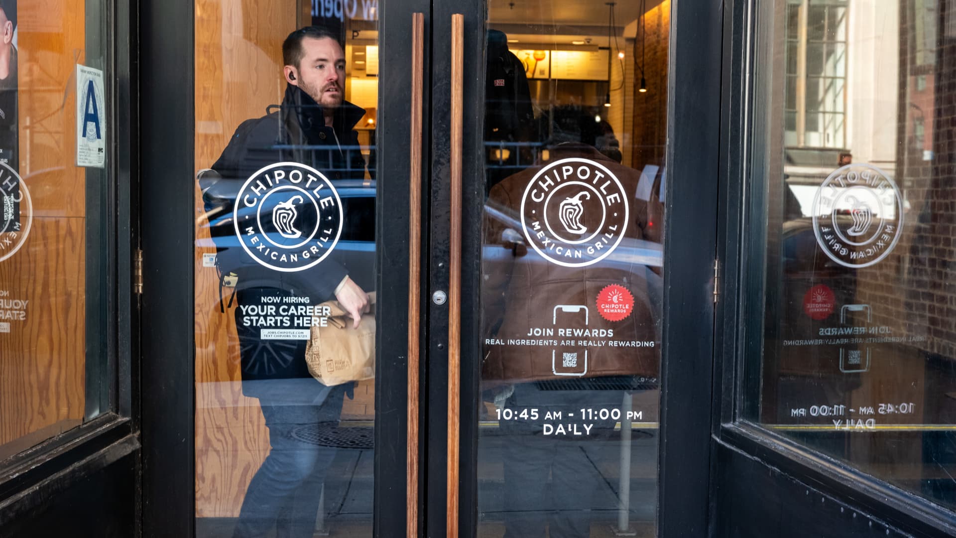 A Chipolte restaurant stands in Manhattan on February 06, 2024 in New York City. Chipotle Mexican Grill (CMG) reports Q4 and full-year results late Tuesday.