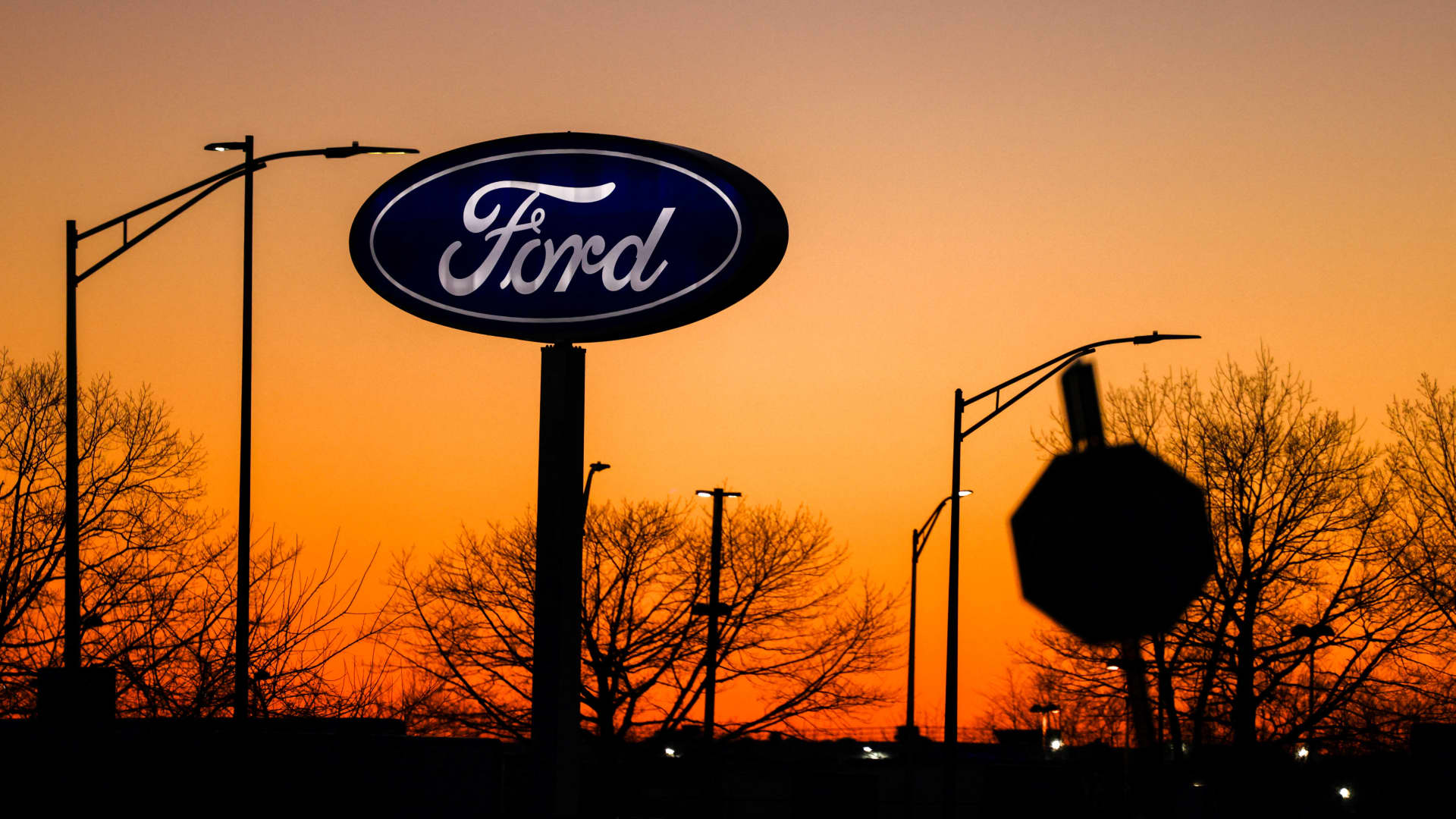 How Ford can challenge a powerful Chinese EV maker’s potential entrance in the U.S. Auto Recent