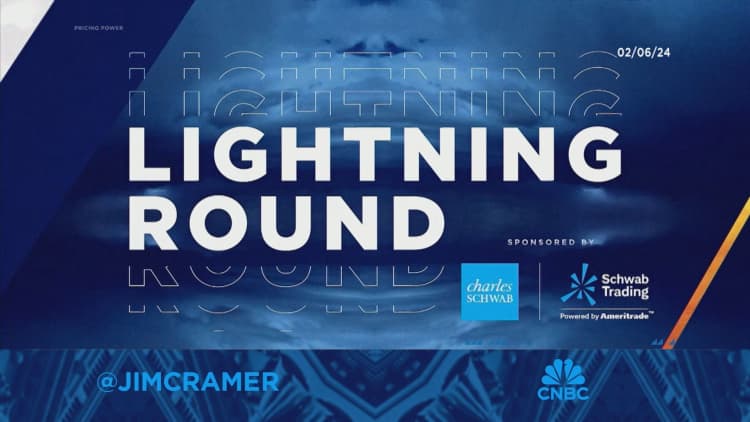 Lightning Round: Palantir CEO is the 'Dave Portnoy of cybersecurity', says Jim Cramer