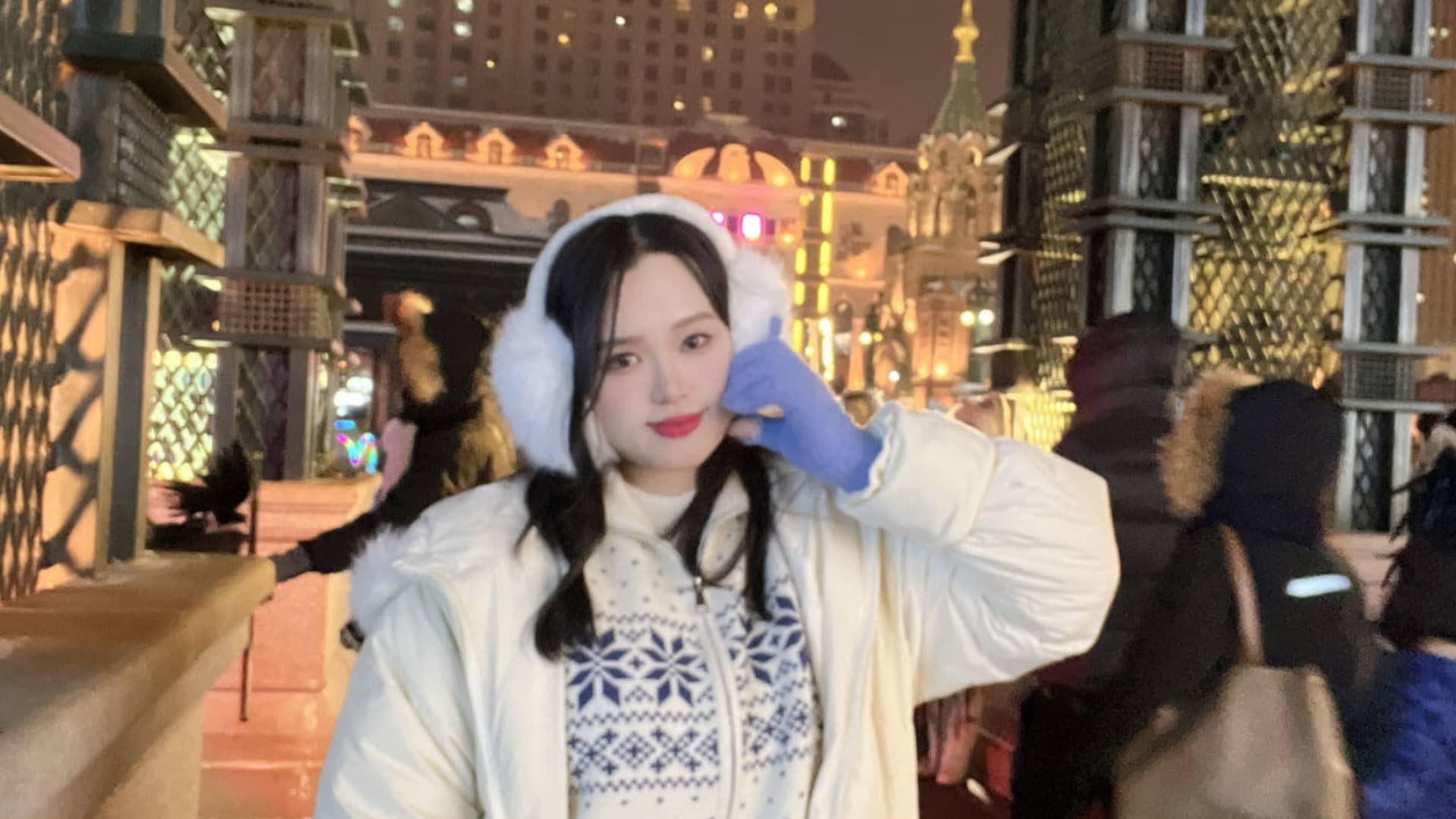 Southerners arrive decked out in winter gear to visit Harbin.