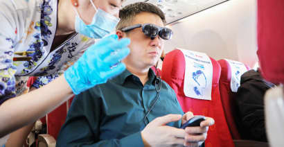 Hainan Airlines is handing out Rokid AR glasses for in-flight entertainment