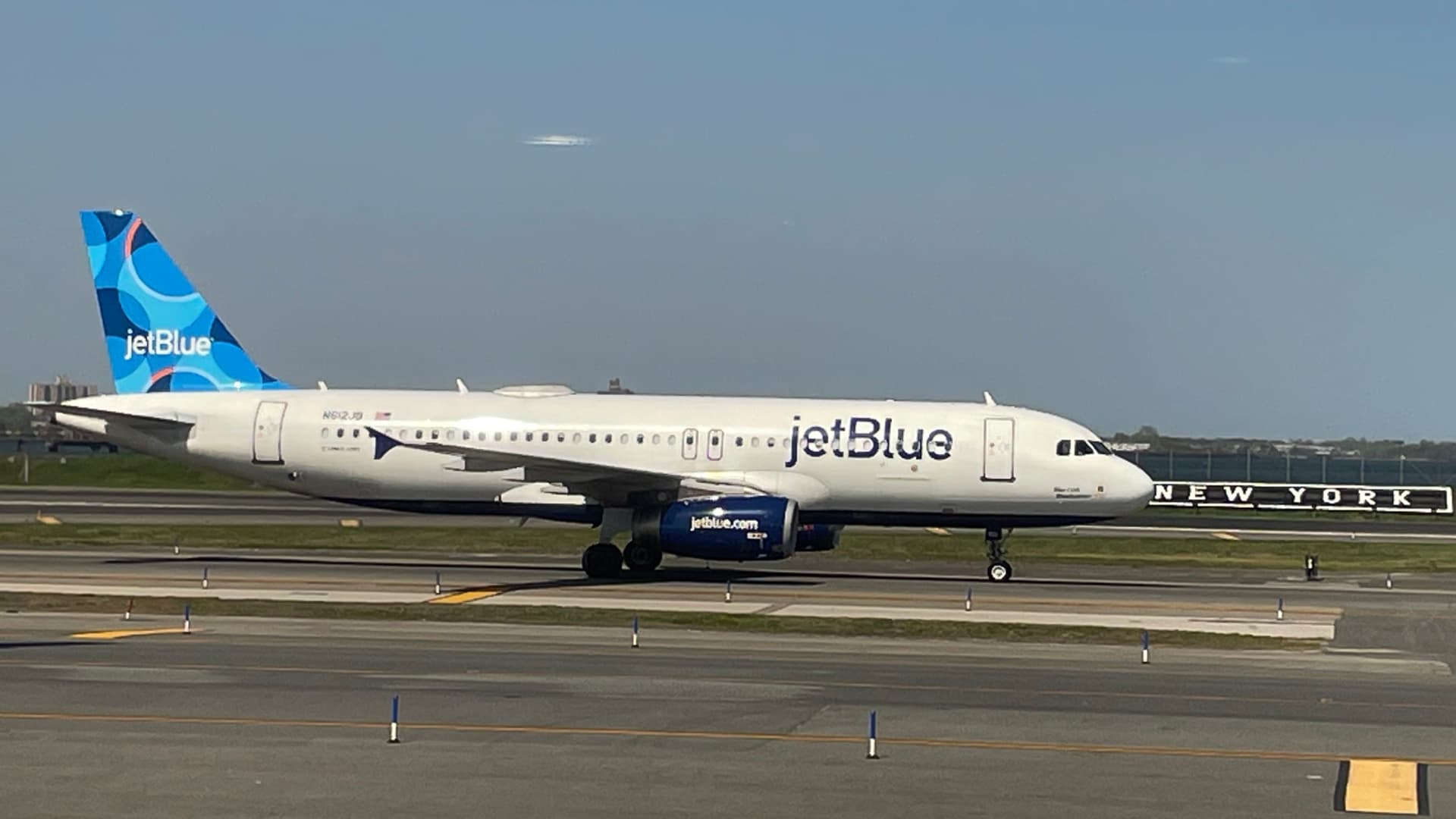JetBlue resets with new CEO, industry veterans to run airline on time, and profitably