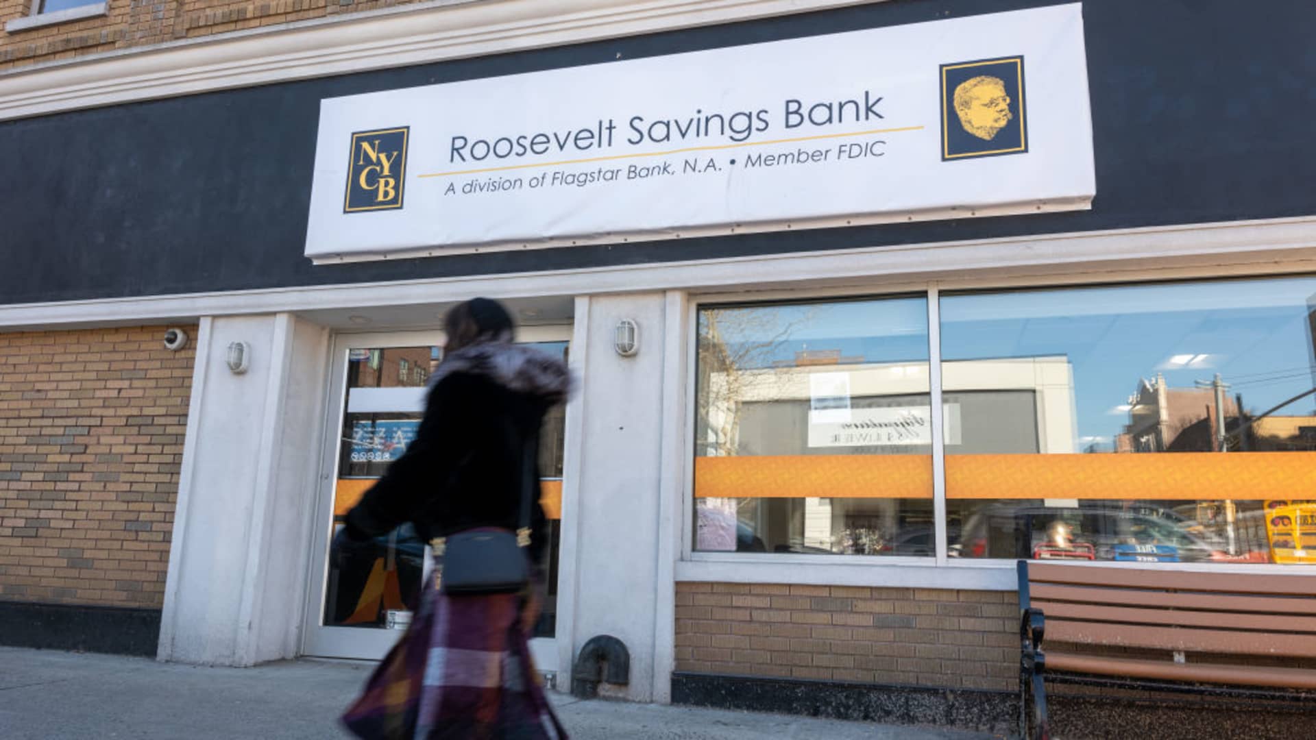 New York Community Bank’s online arm is paying the nation’s highest interest rate