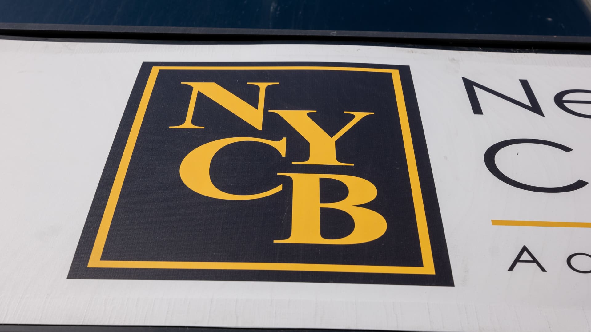 Shares of NYCB fall 18% after bank discloses ‘internal controls’ issue, CEO change