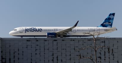 JetBlue cuts routes spanning Los Angeles to Lima in race to lower costs