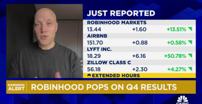 Robinhood is 'firing on all cylinders', says Mizuho's Dan Dolev following surprise profit in Q4
