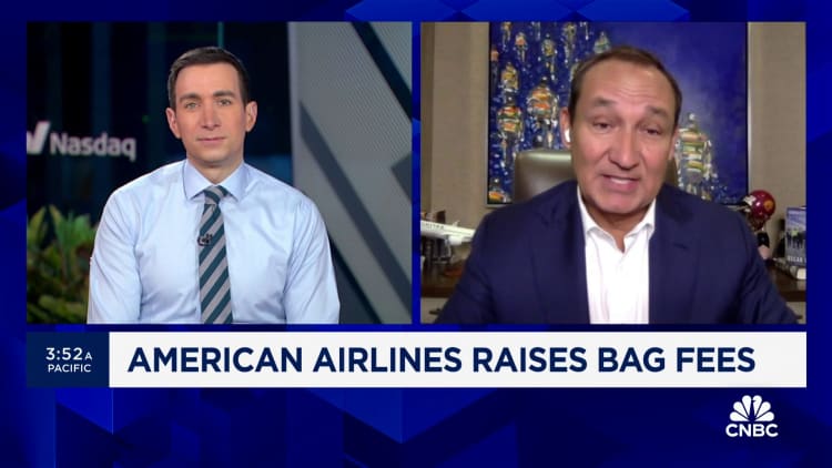 The airline industry is facing a revenue issue, says former United Airlines CEO Oscar Munoz