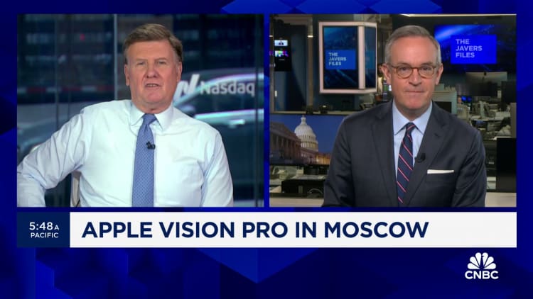 Two years after Apple quit Russia over Ukraine, Vision Pros are for sale in Moscow