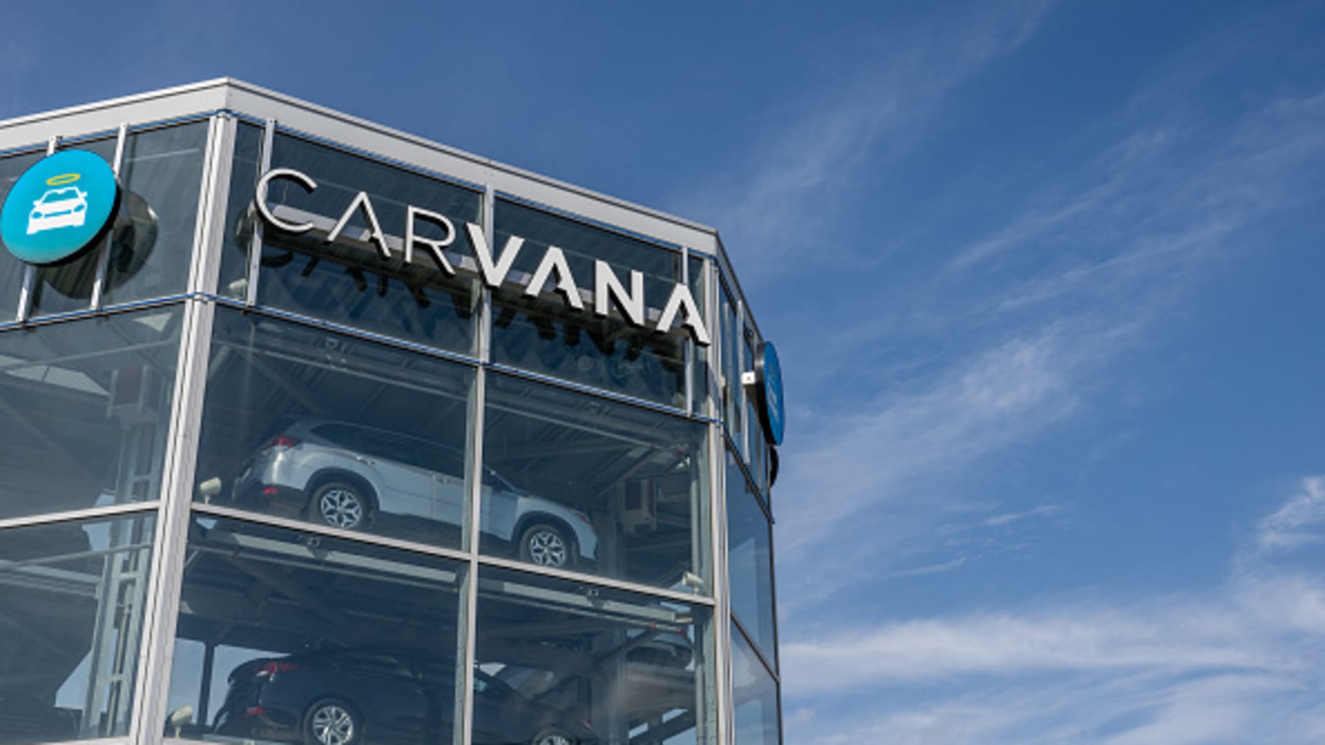 Here are Friday’s biggest analyst calls: Rivian, DraftKings, Nio, Fox, Carvana, Pfizer and more