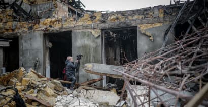 U.S. imposes over 500 new sanctions against Russia; Drone strike kills 3 in Ukraine’s city of Odesa