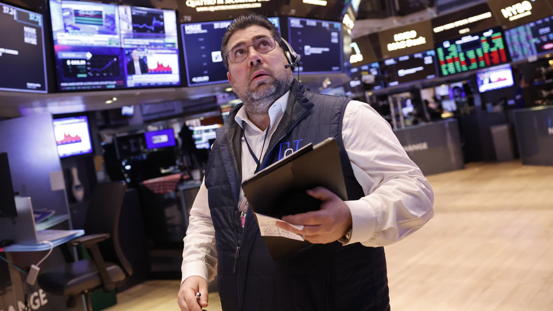 The S&P 500 closes lower on Monday, retreating from record, as rally pauses: Live updates
