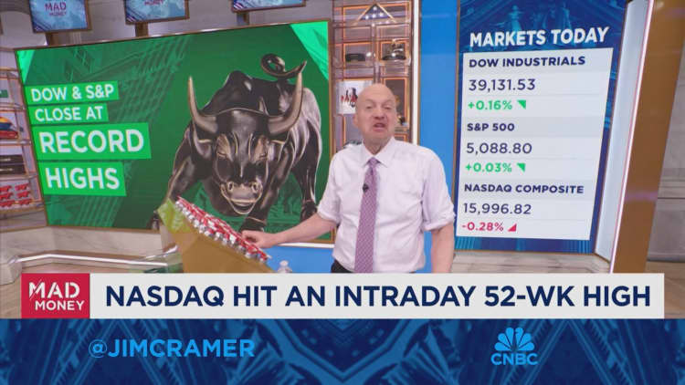 I'm expecting a good quarter from Snowflake, says Jim Cramer on upcoming earnings slate