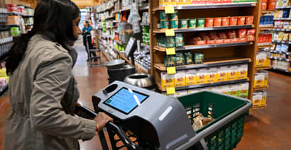 Amazon starts selling smart grocery carts to other retailers